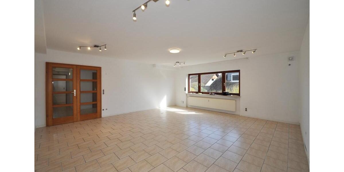 Etagenwohnung Gießen Allendorf - 3 Zimmer, 108 m&sup2;, 990&euro; | Angebot:25807433