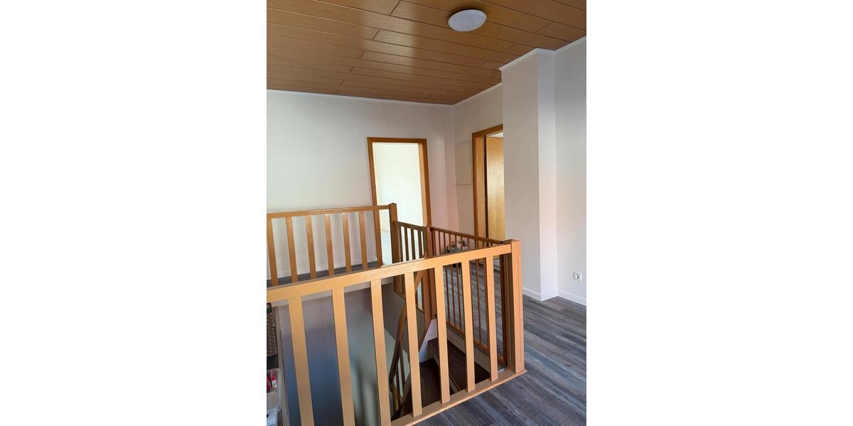 Etagenwohnung Staufenberg - 5 Zimmer, 130 m&sup2;, 1.200&euro; | Angebot:25843146