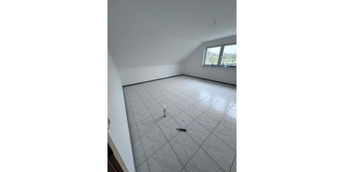 Dachgeschoßwohnung Hungen - 4 Zimmer, 104 m&sup2;, 900&euro; | Angebot:25977131