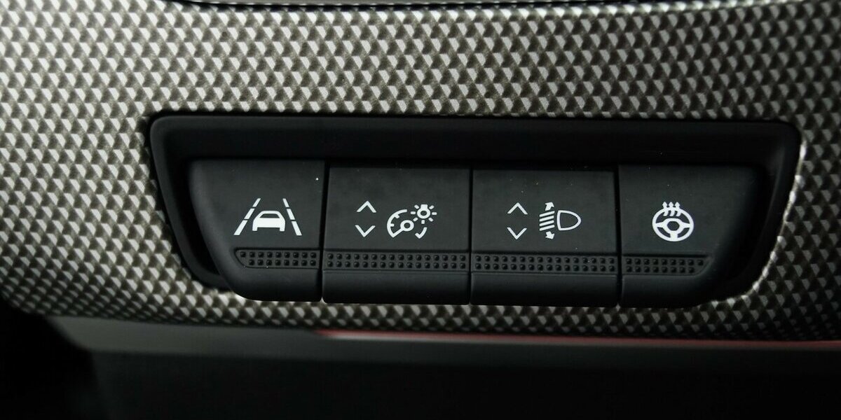 Renault Arkana Mild Hybrid TCe 140 EDC Techno Kamera 29.999 km 22.650 &euro; Lich 35423