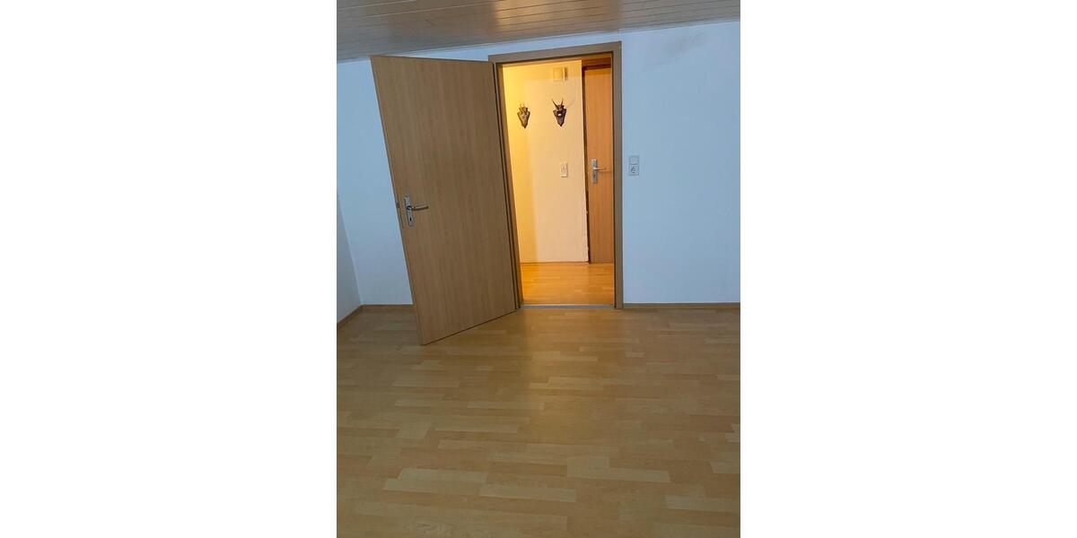 Dachgeschoßwohnung Gießen Wieseck - 15 Zimmer, 15 m&sup2;, 420&euro; | Angebot:25790590
