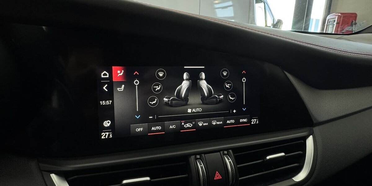 Alfa Romeo Giulia 2.0 Competizione Q4 Turbo Panoramadach 17.100 km 38.460 &euro; Lich 35423