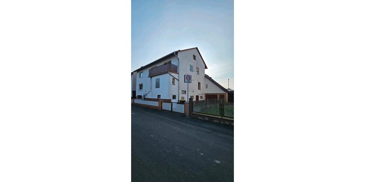 Einfamilienhaus Marburg Cappel - 8 Zimmer, 210 m&sup2;, 340.000&euro; | Angebot:24703674