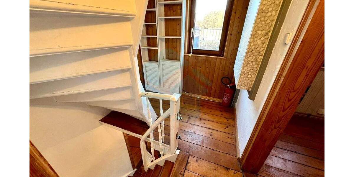 Einfamilienhaus Butzbach / Hoch-Weisel Hoch-Weisel - 5 Zimmer, 129 m&sup2;, 179.000&euro; | Angebot:25734438