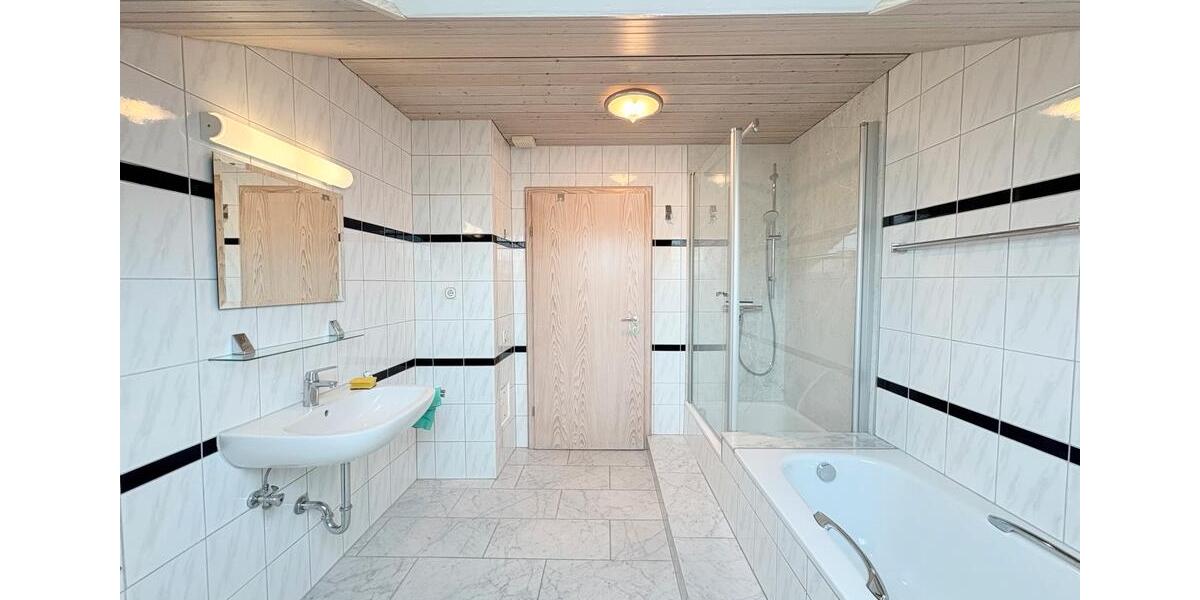 Dachgeschoßwohnung Weimar (Lahn) - 3 Zimmer, 115 m&sup2;, 1.035&euro; | Angebot:25636449