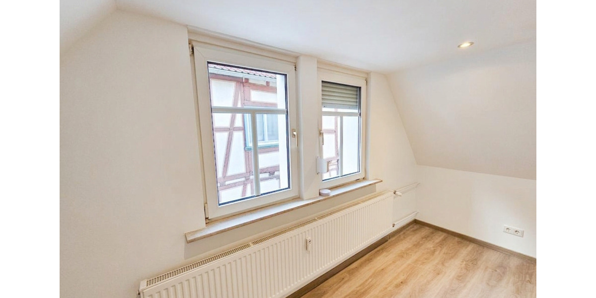 Dachgeschoßwohnung Friedberg (Hessen) - 1.5 Zimmer, 33 m&sup2;, 650&euro; | Angebot:25918774