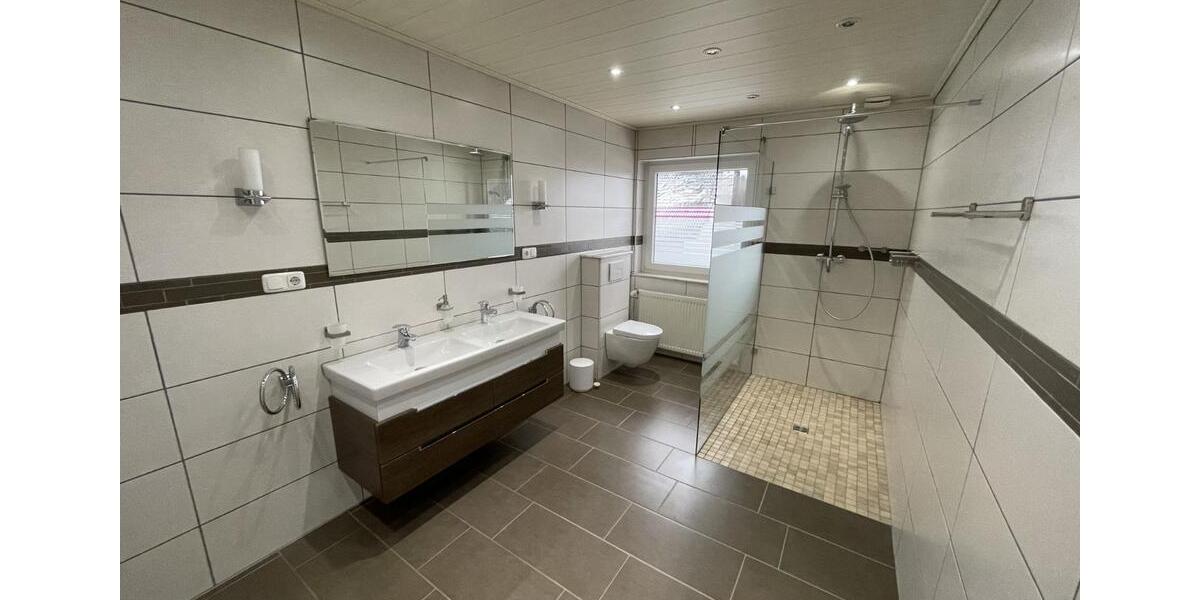 Einfamilienhaus Ebsdorfergrund - 6 Zimmer, 150 m&sup2;, 490.000&euro; | Angebot:25929897