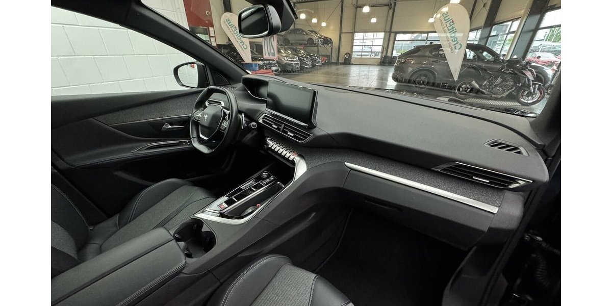 Peugeot 5008 Blue HDI 130 Allure Pack 1.Hand Carplay 52.400 km 22.320 &euro; Lich 35423