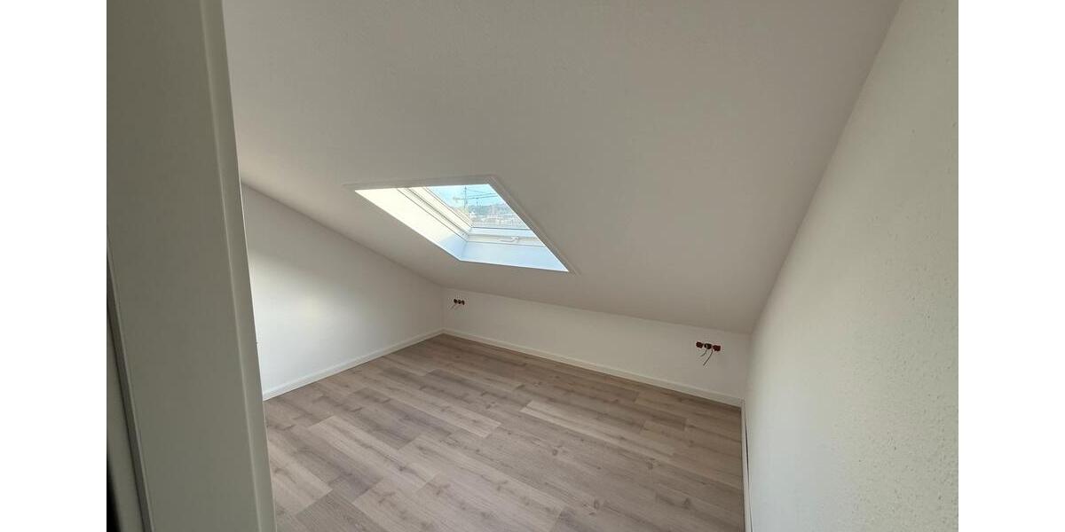 Etagenwohnung Hungen - 7 Zimmer, 170 m&sup2;, 1.400&euro; | Angebot:24331928