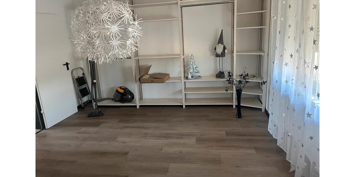 Etagenwohnung Lahnau - 4 Zimmer, 135 m&sup2;, 1.300&euro; | Angebot:26680425