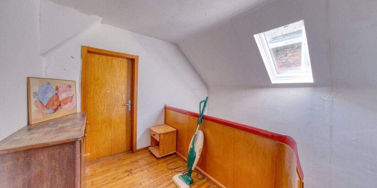 Mehrfamilienhaus, Wohnhaus Aßlar - 8 Zimmer, 186 m&sup2;, 219.000&euro; | Angebot:25697034