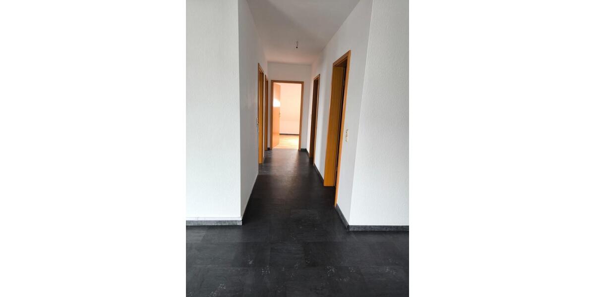 Dachgeschoßwohnung Ehringshausen - 3 Zimmer, 75 m&sup2;, 1.080&euro; | Angebot:25440013