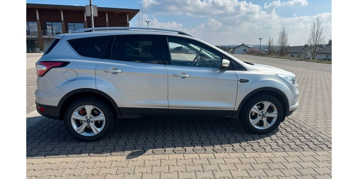 Ford Kuga 58.000 km 12.900 &euro; Löhnberg 35792