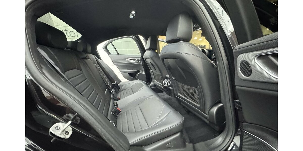 Alfa Romeo Giulia 2.0 Sprint Turbo 16V Xenon Leder Carplay 23.400 km 27.940 &euro; Lich 35423