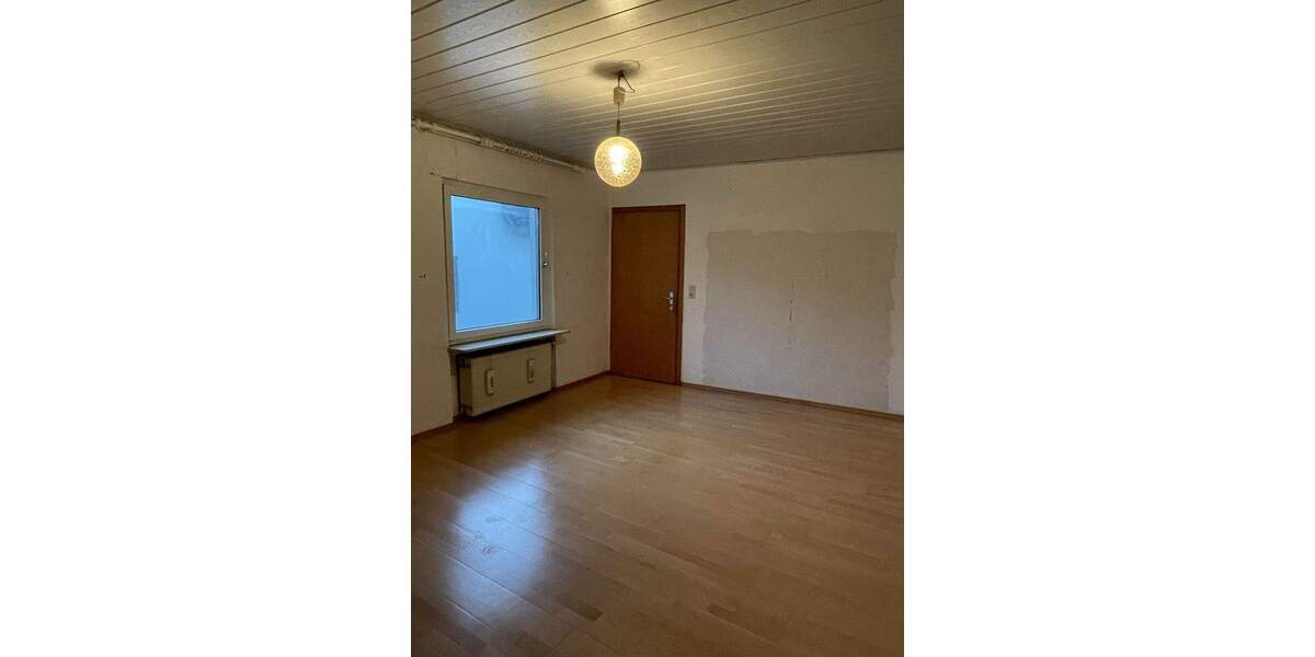 Einfamilienhaus Wetzlar / Dutenhofen Dutenhofen - 6 Zimmer, 120 m&sup2;, 245.000&euro; | Angebot:25777169