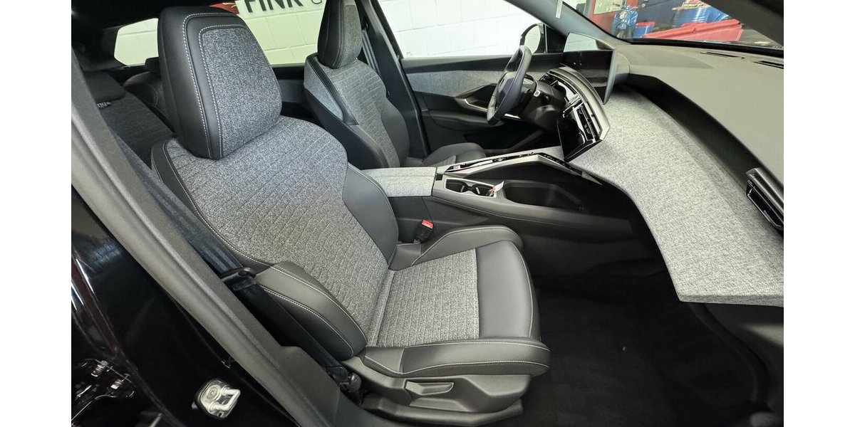 Peugeot 5008 145 Mild Hybrid Allure7 Sitzer LED 360°Cam 35.800 km 28.360 &euro; Lich 35423