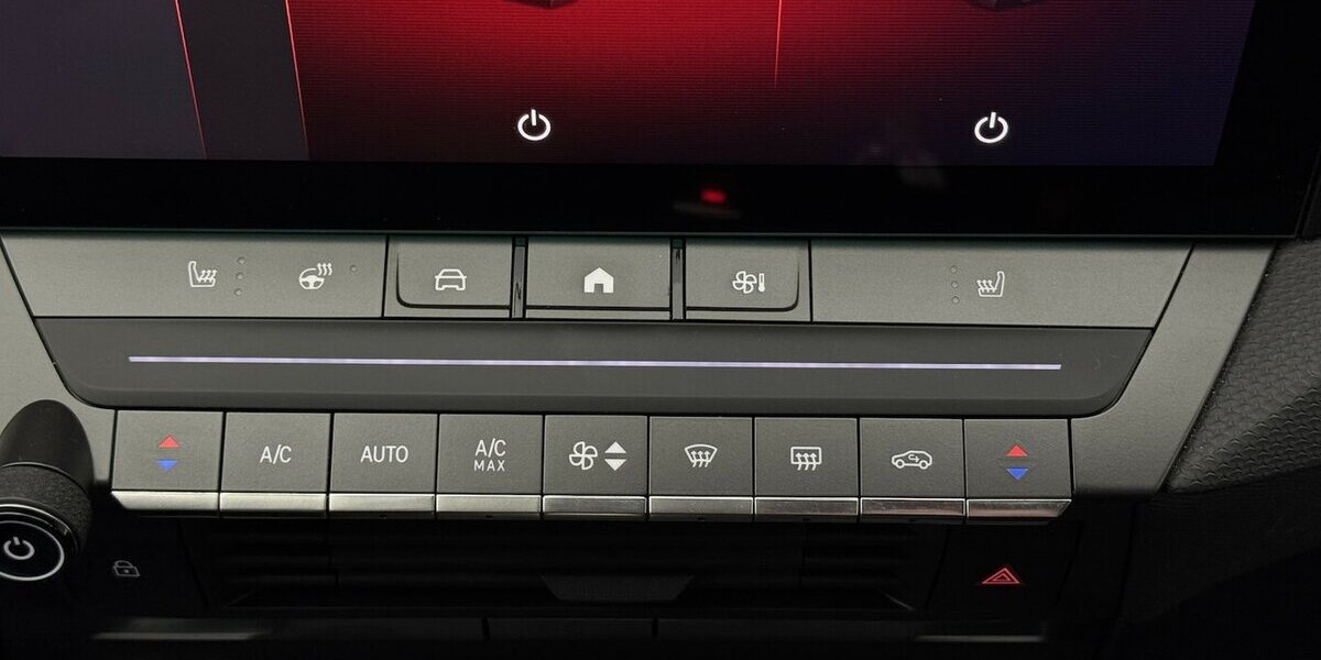 Opel Astra GS 130 1.2 Turbo AT8 Navi FULL LED 26.200 km 21.480 &euro; Lich 35423