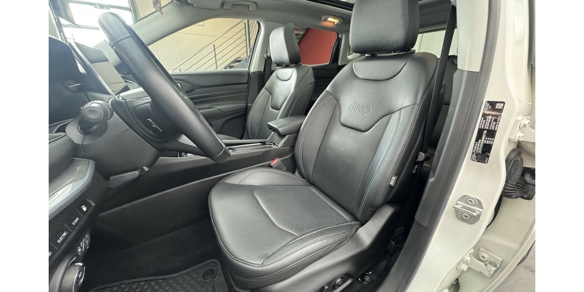 Jeep Compass S Plug-IN Hybrid 4WD 1.Hand Panoramadach 36.500 km 26.790 &euro; Lich 35423