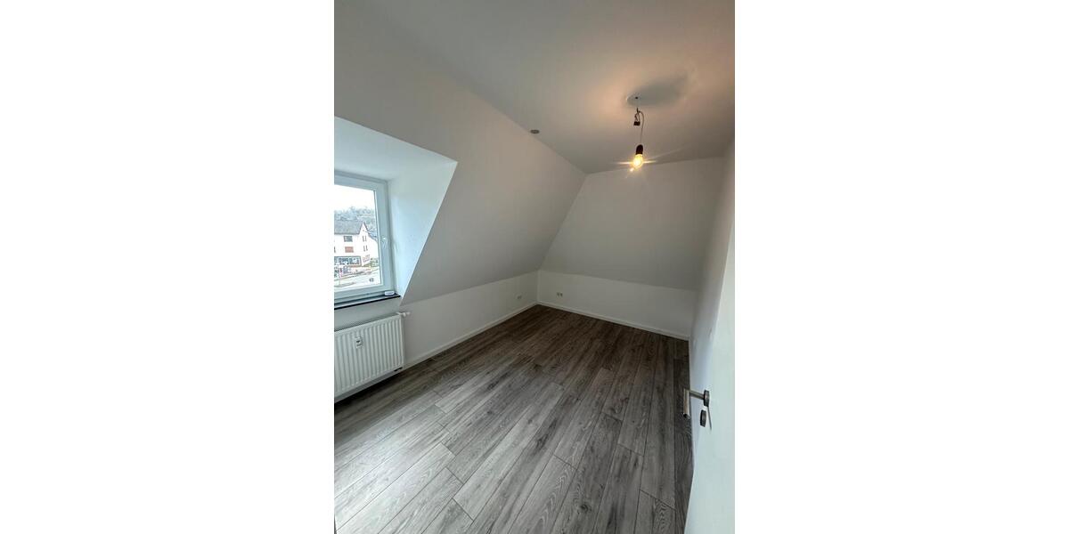 Dachgeschoßwohnung Wetzlar Altenberger Straße - 5 Zimmer, 68 m&sup2;, 750&euro; | Angebot:25431409