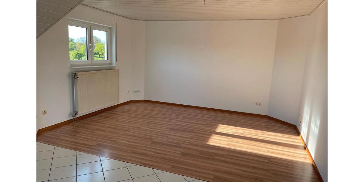 Dachgeschoßwohnung Hungen - 4 Zimmer, 108 m&sup2;, 780&euro; | Angebot:26634051