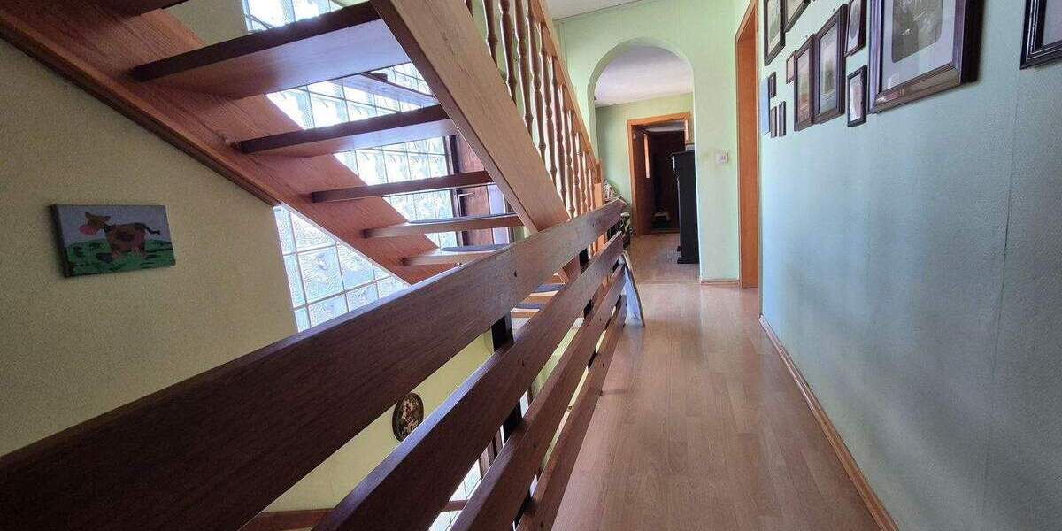 Mehrfamilienhaus, Wohnhaus Grävenwiesbach Hundstadt - 8 Zimmer, 230 m&sup2;, 340.000&euro; | Angebot:25776084