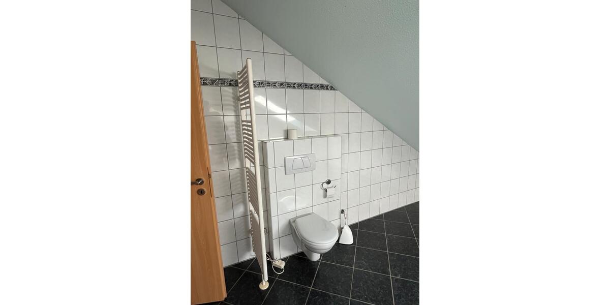 Dachgeschoßwohnung Buseck - 3 Zimmer, 100 m&sup2;, 1.100&euro; | Angebot:26681503