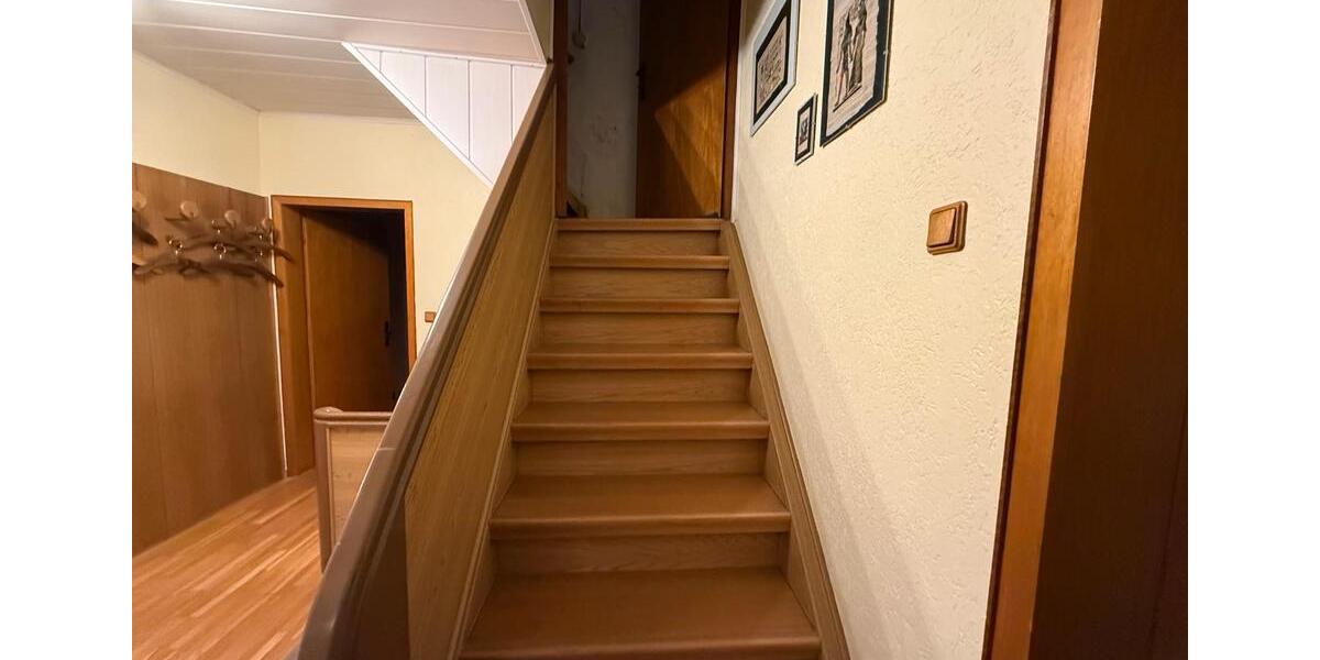 Einfamilienhaus Aßlar - 3 Zimmer, 140 m&sup2;, 1.100&euro; | Angebot:25810665