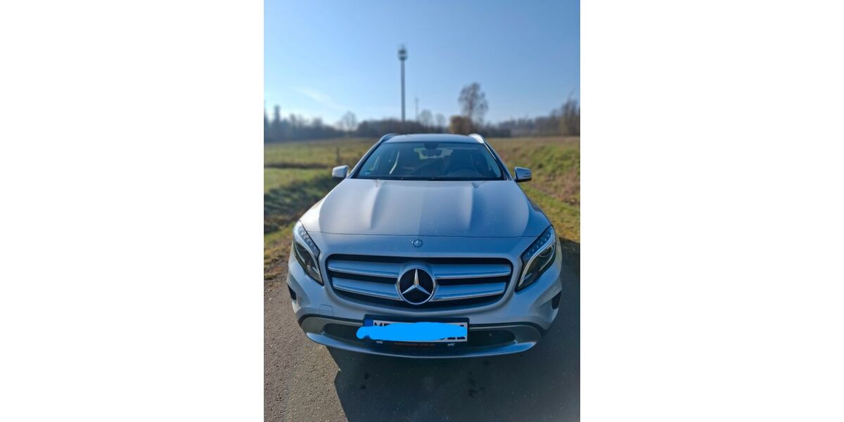 Mercedes-Benz GLA 200 102.000 km 14.400 &euro; Amöneburg 35287