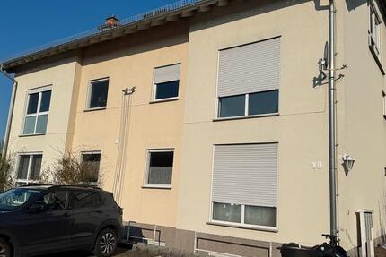 Wohnung Bad Nauheim - 3 Zimmer, 94 m&sup2;, 950&euro; | Angebot:25756785