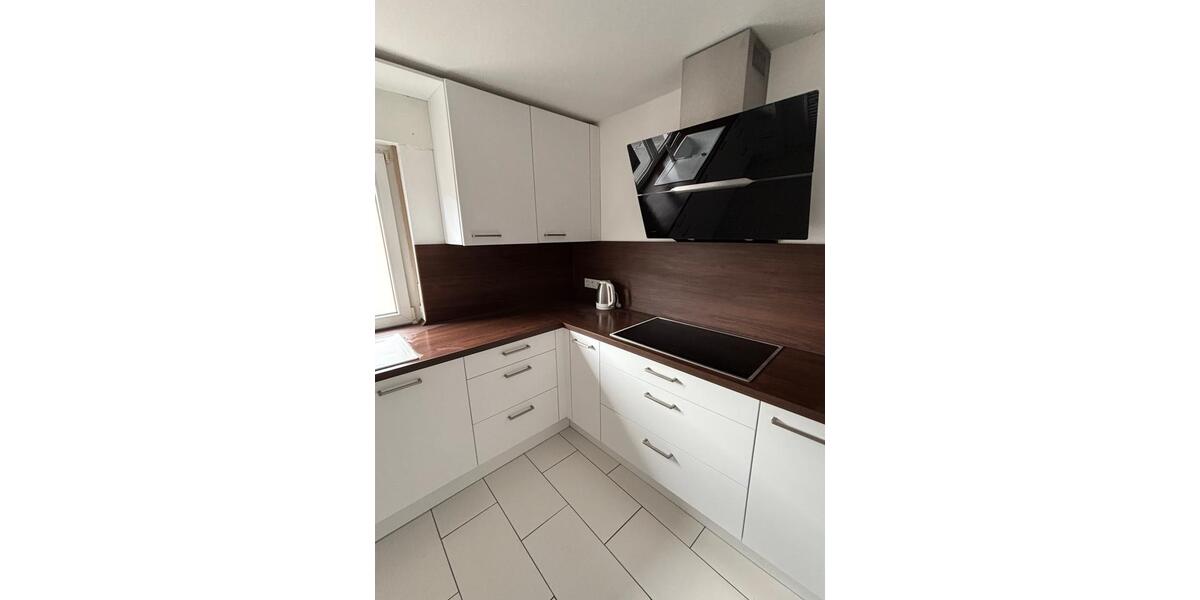 Etagenwohnung Butzbach - 6 Zimmer, 180 m&sup2;, 2.000&euro; | Angebot:25290215