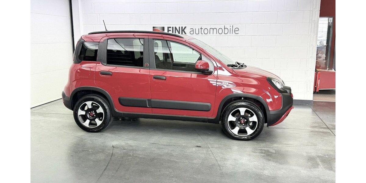 Fiat Panda Red 1.0 Hybrid 1.Hand Neuwertig! 1.600 km 14.220 &euro; Lich 35423