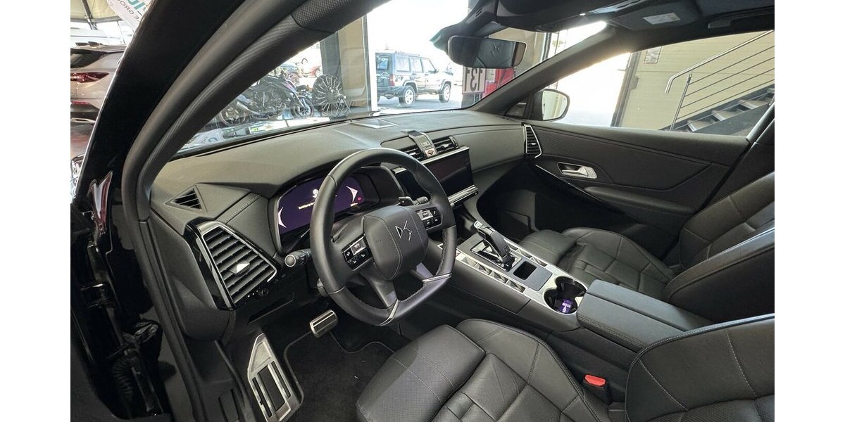 DS Automobiles DS7 Blue HDI 130 Étoile LED Nachtsicht Pano 32.400 km 29.170 &euro; Lich 35423