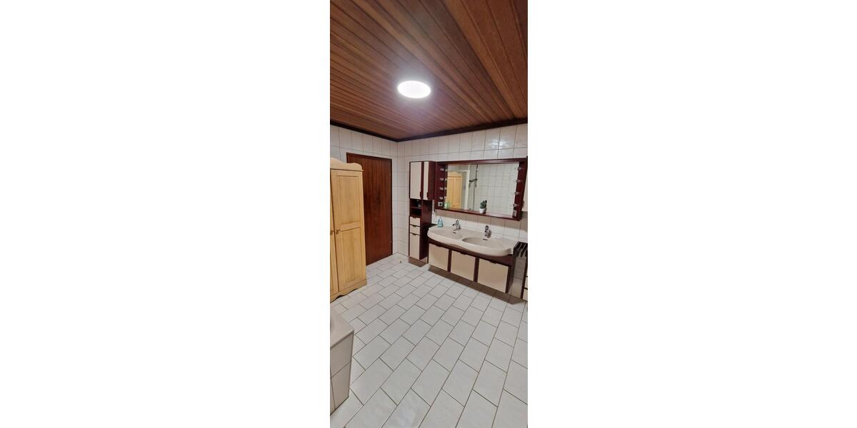 Einfamilienhaus Rabenau - 9 Zimmer, 225 m&sup2;, 435.000&euro; | Angebot:25931132