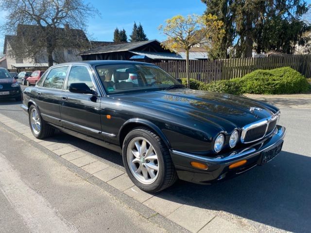 Jaguar XJ8 175.300 km 6.900 &euro; Butzbach 35510