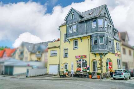 2 Wohneinheiten & Gewerbeeinheit in Top-Lage von Herborn - Haus Herborn | Angebot:26828615