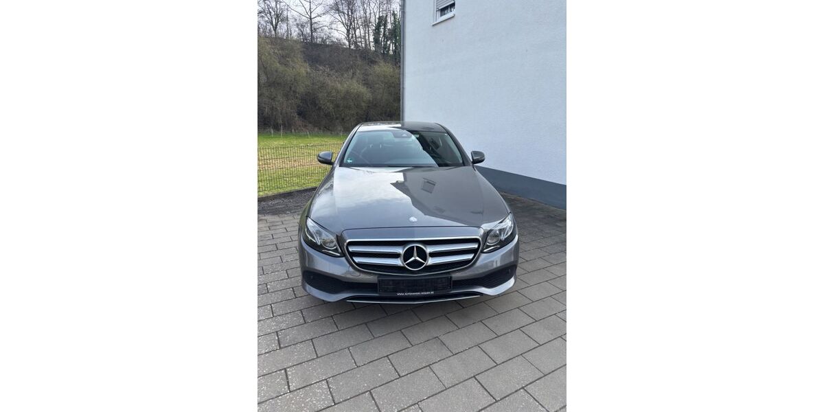 Mercedes-Benz E 220 198.000 km 17.000 &euro; Solms 35606