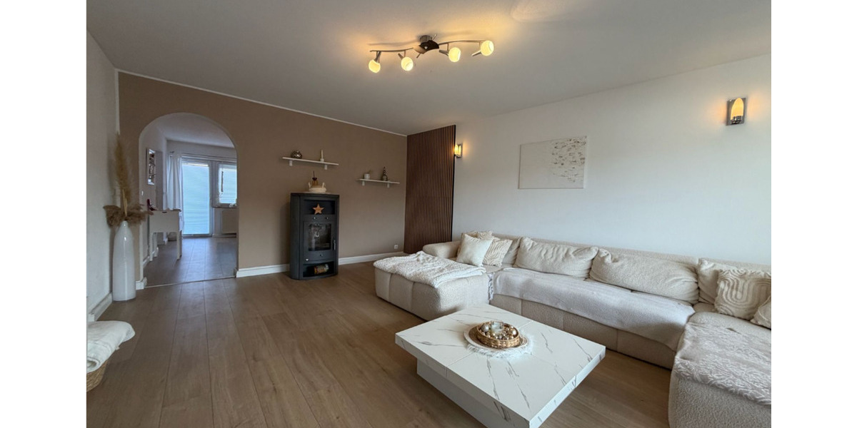 Reihenhaus Grävenwiesbach - 6 Zimmer, 199 m&sup2;, 1.650&euro; | Angebot:25947839