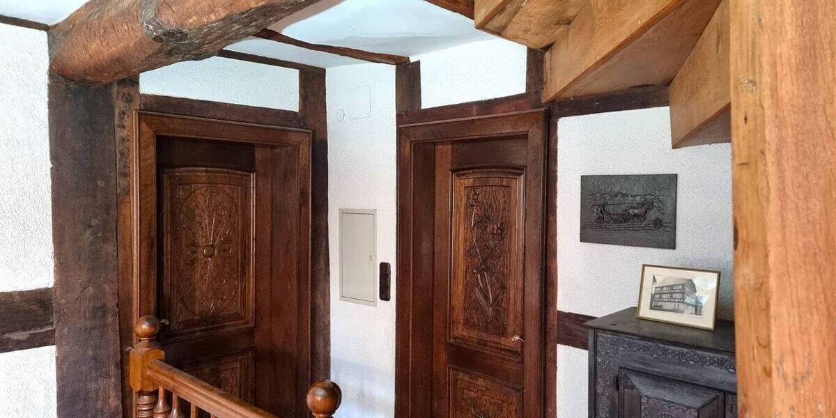 Bauernhaus, Landhaus Mittenaar Bicken - 8 Zimmer, 227 m&sup2;, 190.000&euro; | Angebot:25740426