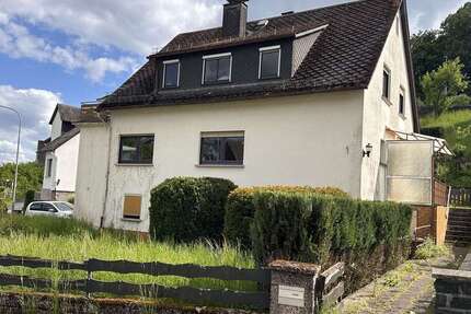Haus Aßlar-Ortsteil Ortsteil - 8 Zimmer, 215 m&sup2;, 215.000&euro; | Angebot:26642632