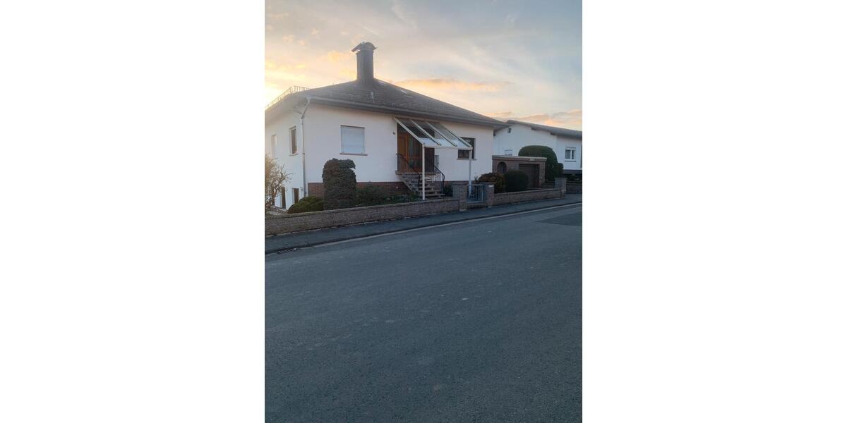 Erdgeschoßwohnung Schöffengrund - 2 Zimmer, 130 m&sup2;, 990&euro; | Angebot:25722425