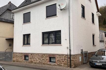 Haus Braunfels - 9 Zimmer, 230 m&sup2;, 350.000&euro; | Angebot:25990161