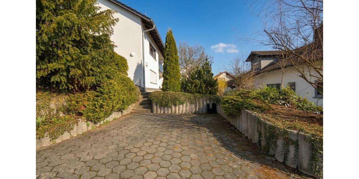 Etagenwohnung Gießen Allendorf - 3 Zimmer, 108 m&sup2;, 990&euro; | Angebot:25807433