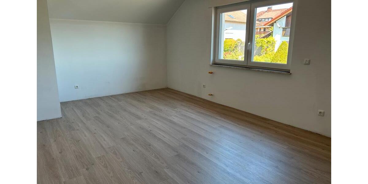Dachgeschoßwohnung Wettenberg - 2.5 Zimmer, 80 m&sup2;, 850&euro; | Angebot:26636086
