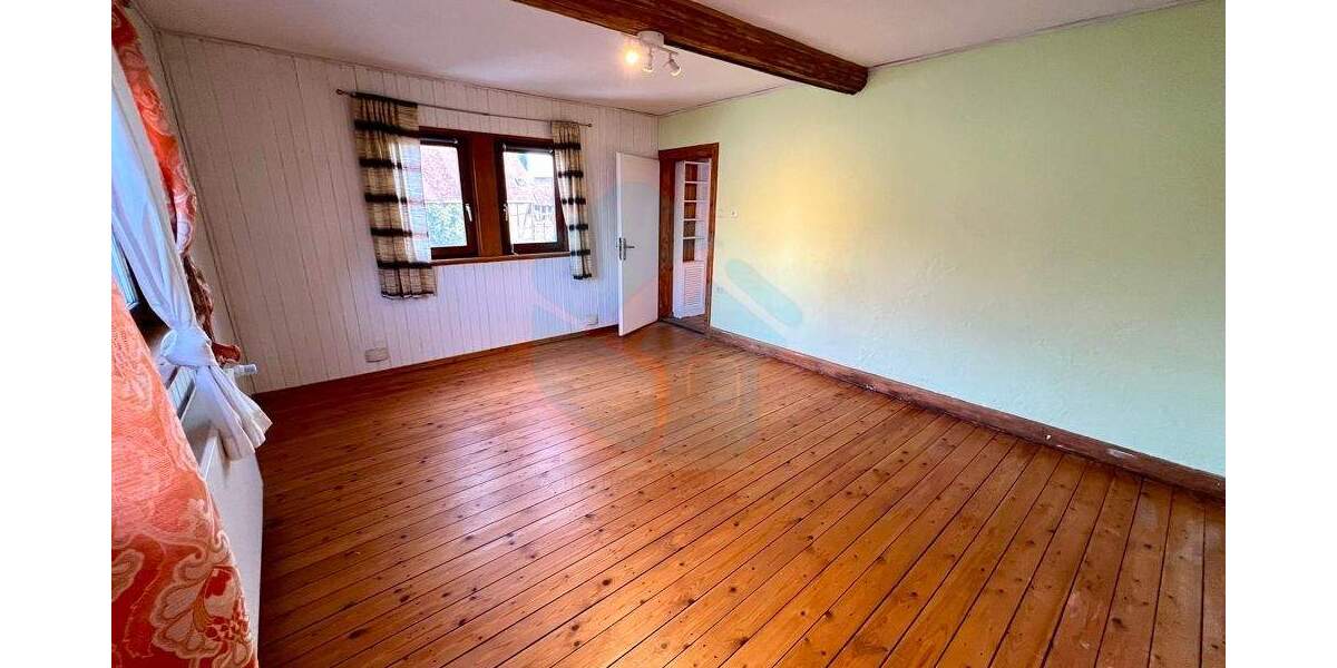 Einfamilienhaus Butzbach / Hoch-Weisel Hoch-Weisel - 5 Zimmer, 129 m&sup2;, 179.000&euro; | Angebot:25734438