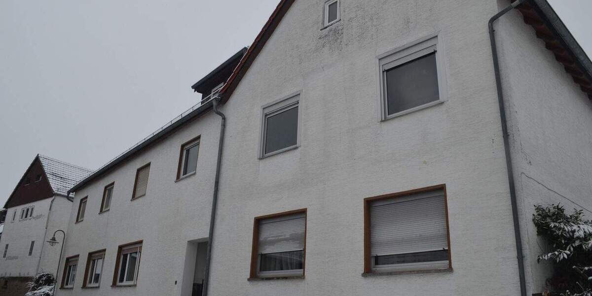 Etagenwohnung Grävenwiesbach Mönstadt - 4 Zimmer, 96 m&sup2;, 800&euro; | Angebot:25800222