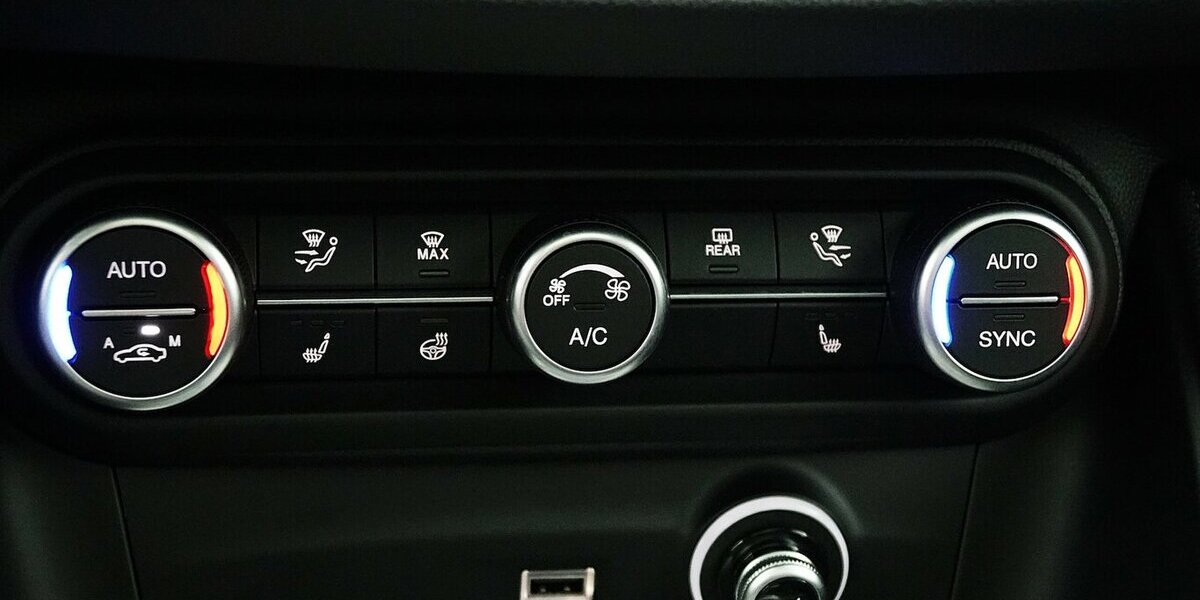 Alfa Romeo Stelvio 2.2 D Competizione Q4 ALLRAD LEDER AHK 45.000 km 38.888 &euro; Lich 35423
