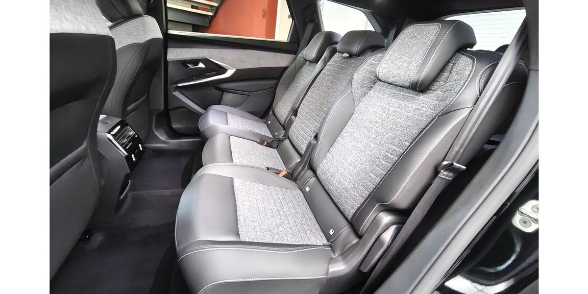 Peugeot 5008 Allure 145 E Hybrid 360° Cam 7 Sitze 43.850 km 28.220 &euro; Lich 35423