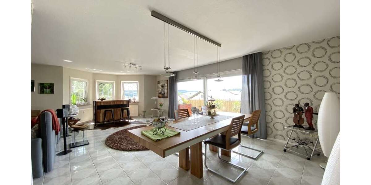 Etagenwohnung Buseck / Beuern Beuern - 6 Zimmer, 208 m&sup2;, 1.200&euro; | Angebot:25923100