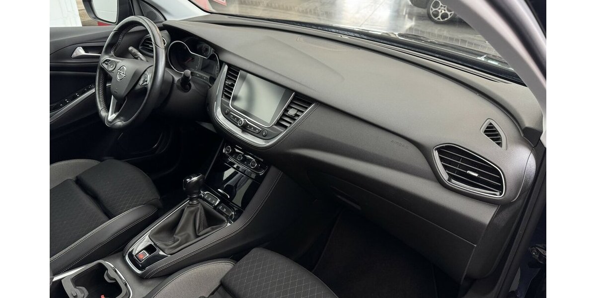 Opel Grandland 1.2 Turbo Innovation Navi Winterpaket 65.200 km 12.680 &euro; Lich 35423