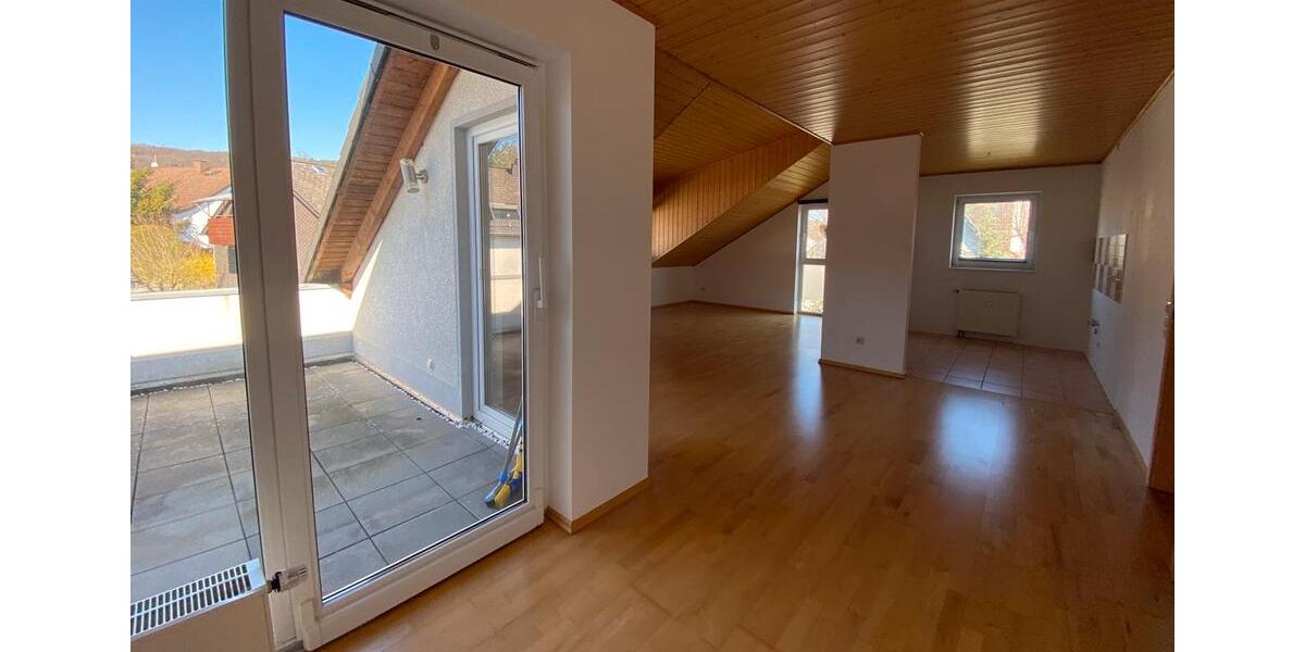 Dachgeschoßwohnung Herborn - 3 Zimmer, 87 m&sup2;, 820&euro; | Angebot:26676766